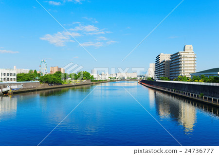 It faces the upstream of the Sumida river where blue sky spreads over Odai bridge 24736777