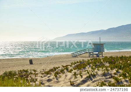 Lifeguard hut on the Malibu beach. Lifeguard hut on the Malibu beach. 24737198
