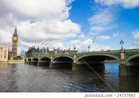 Big Ben and Westminster Bridge: London Big Ben and Westminster Bridge: London 24737662