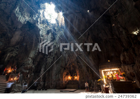 The Fencon cave in the Five-row Mountain in Vietnam The Fencon cave in the Five-row Mountain in Vietnam 24739362