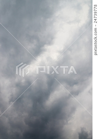 雨雲烏雲 雨雲烏雲 24739778