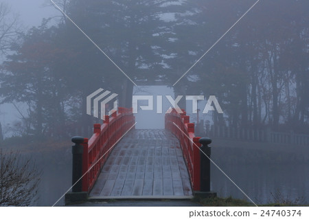 朦朧的赤城神社 24740374