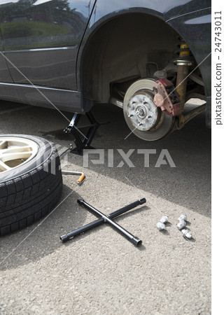 輪胎改變 24743011