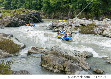 長岡鵝卵石下坡漂流 長岡鵝卵石下坡漂流 24744018