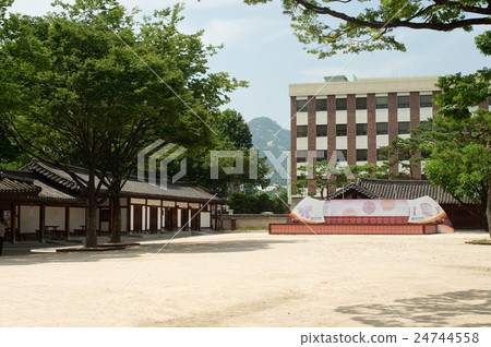 Unhyeongung palace in Seoul Korea Unhyeongung palace in Seoul Korea 24744558