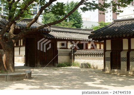 Unhyeongung palace in Seoul Korea Unhyeongung palace in Seoul Korea 24744559