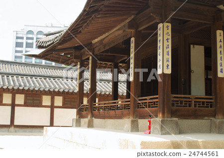 Unhyeongung palace in Seoul Korea Unhyeongung palace in Seoul Korea 24744561