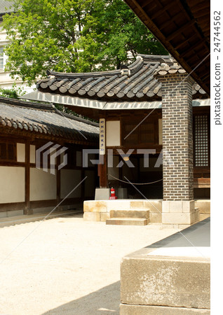 Unhyeongung palace in Seoul Korea Unhyeongung palace in Seoul Korea 24744562