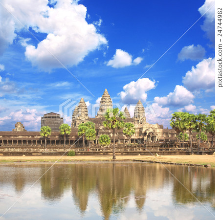 Famous landmark Angkor Wat complex, Siem Reap 24744982