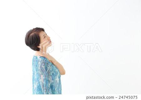 Middle aged women · stiff shoulders 24745075