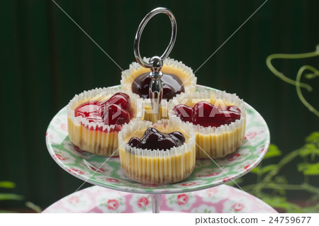 Blueberry and strawberry cheese cake Blueberry and strawberry cheese cake 24759677