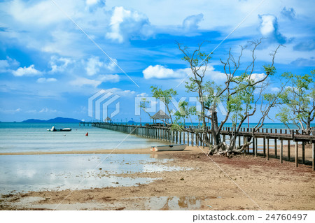 pier in beautiful beach kho Mak Island, Thailand. 24760497
