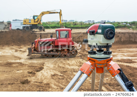 Theodolite on tripod 24760624