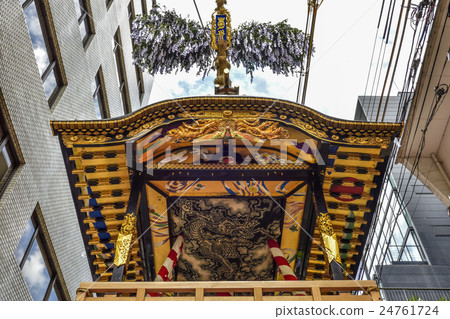 Gion festival Kikumizokobo's cabin built 24761724