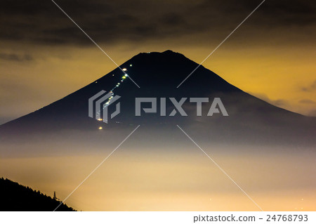 裹著金色的面紗 24768793