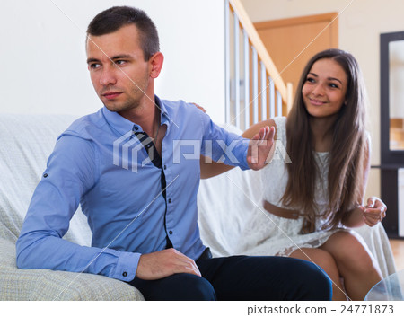 adult failing to settle an domestic argument indoors adult failing to settle an domestic argument indoors 24771873