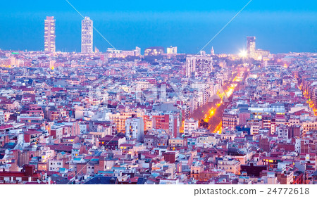 night view of Barcelona 24772618