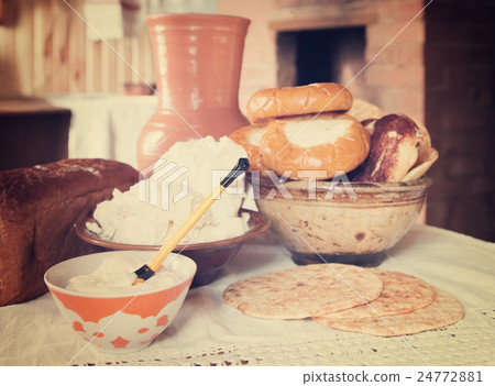 farm-style meal 24772881