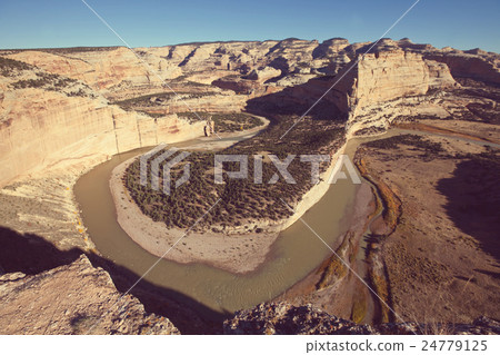 Green river Green river 24779125