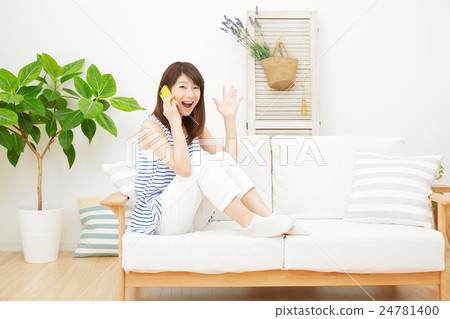 Female amazing smartphone call living Female amazing smartphone call living 24781400