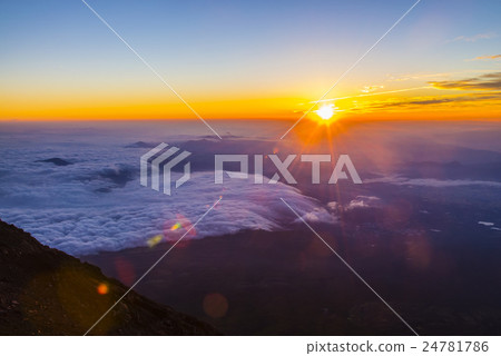 Cloud sea at the summit of Mt. Fuji and the sunrise 24781786