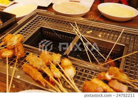 炒豬肉和那迦的串 炒豬肉和那迦的串 24782211