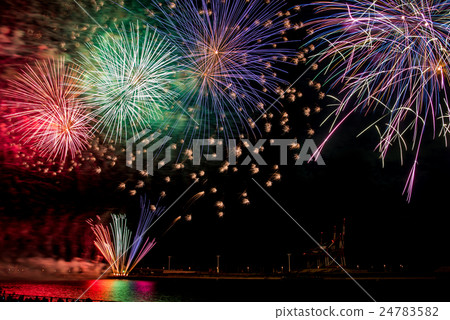與四日市市三重縣綜合體的四日市煙花比賽 與四日市市三重縣綜合體的四日市煙花比賽 24783582