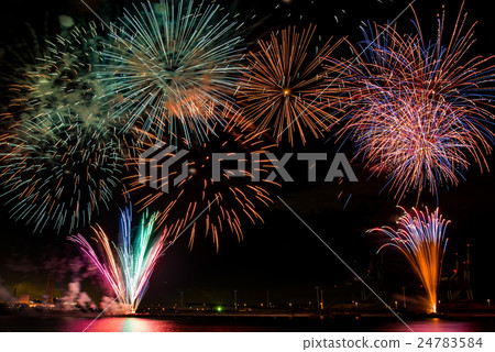 與四日市市三重縣綜合體的四日市煙花比賽 與四日市市三重縣綜合體的四日市煙花比賽 24783584
