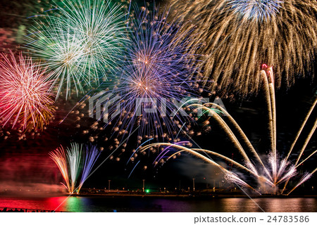 與四日市市三重縣綜合體的四日市煙花比賽 與四日市市三重縣綜合體的四日市煙花比賽 24783586
