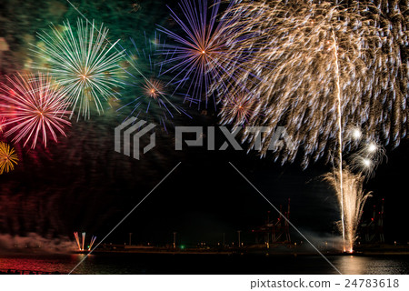 與四日市市三重縣綜合體的四日市煙花比賽 與四日市市三重縣綜合體的四日市煙花比賽 24783618