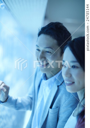 Aquarium date 24785144