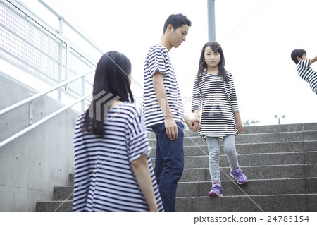 Family Aquarium 24785154