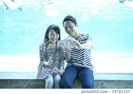 Family Aquarium 24785187