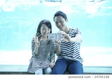 Family Aquarium 24785188