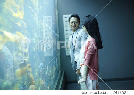 Aquarium date 24785203