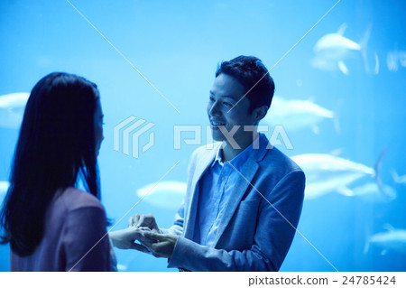 Aquarium date Aquarium date 24785424