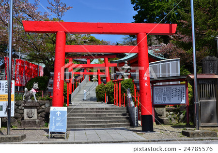 Inuyama castle Sanko Inari shrine (2016.4) Inuyama castle Sanko Inari shrine (2016.4) 24785576