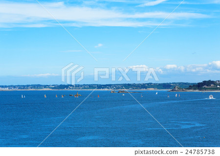 Overlooking the ocean from the coast of the rosy granite of Plumanac in the Brittany region Overlooking the ocean from the coast of the rosy granite of Plumanac in the Brittany region 24785738