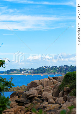 羅斯在布里坦尼地區上色了Plumanac花崗岩海岸 24785816