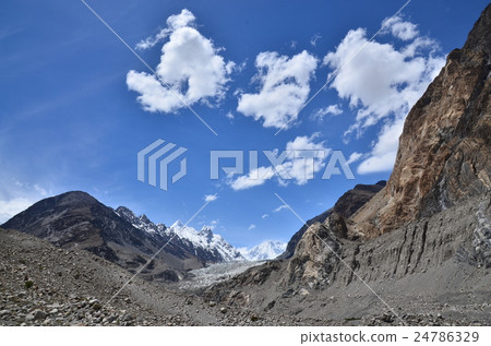 Pakistan Passa glacier and passive peak and cisare 24786329