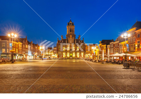 Markt square at night in Delft, Netherlands Markt square at night in Delft, Netherlands 24786656