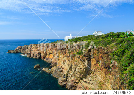 Shirahama three-step wall 24789620