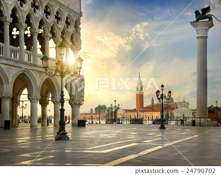 Palace of doges 24790702