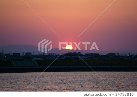 Dusk of Isuzu River in Mie Prefecture Dusk of Isuzu River in Mie Prefecture 24792816