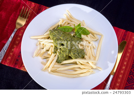 Trofie al pesto - Italian pasta with pesto sauce Trofie al pesto - Italian pasta with pesto sauce 24793303