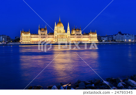 Budapest parliament at blue hour near Danube river Budapest parliament at blue hour near Danube river 24793345