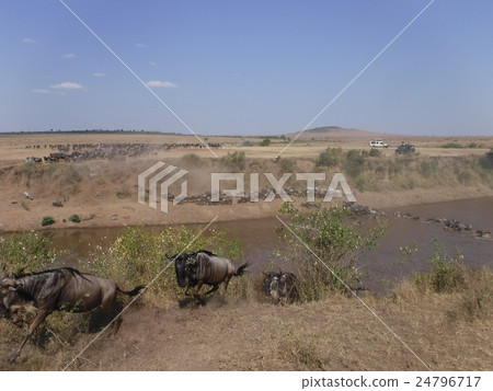 Crossing the river of Nu (distant view) 24796717
