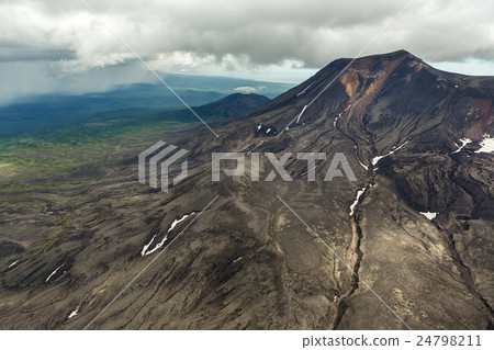 Maly Semyachik is a stratovolcano. Kronotsky Maly Semyachik is a stratovolcano. Kronotsky 24798211