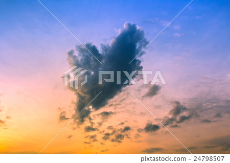 Heart shaped cloud 24798507