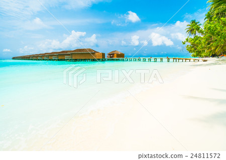 Maldives island 24811572